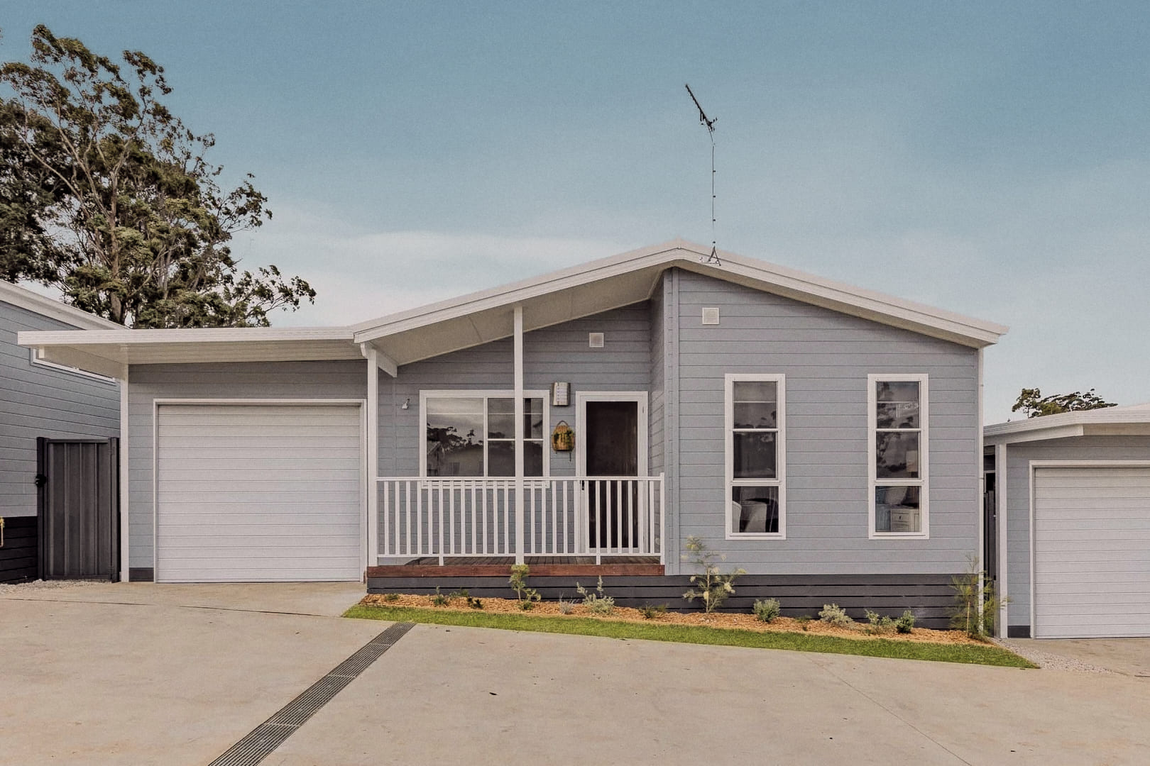 Exterior of 32 Ilett Street over 50s residence at The Mook Mollymook.