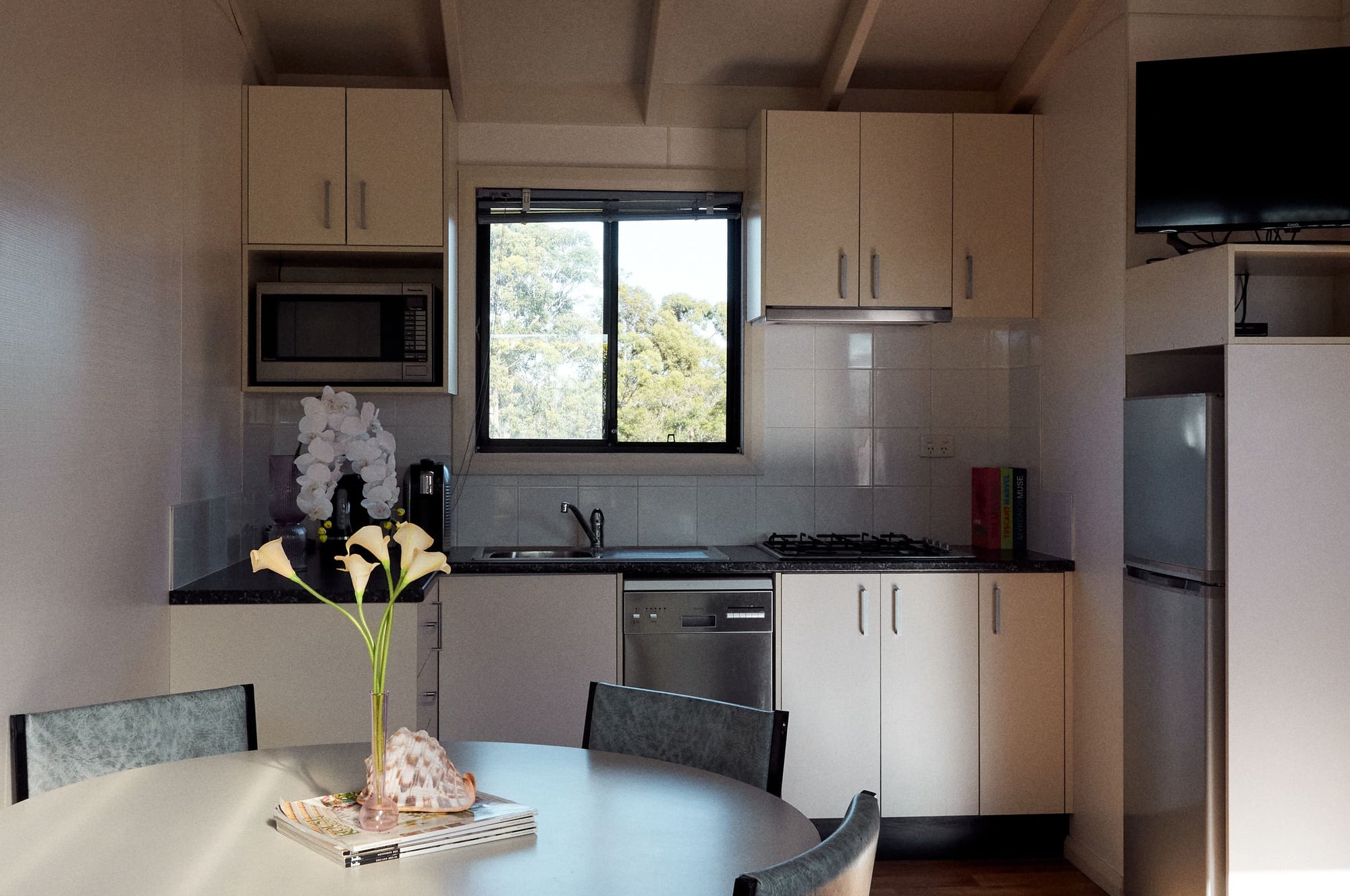 Kitchenette in Jerrawangala Cabin.